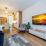 Zenith Residence- Centre, Free Parking By Staynest 제수프