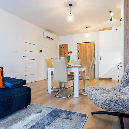 Apartment Zenith Residence- Centre, Ac, Free Parking By Staynest *