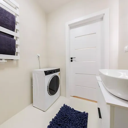 Apartment Zenith Residence- Centre, Ac, Free Parking By Staynest *