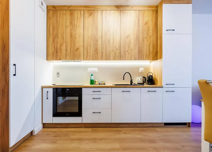 Zenith Residence- Centre, Free Parking By Staynest Apartment