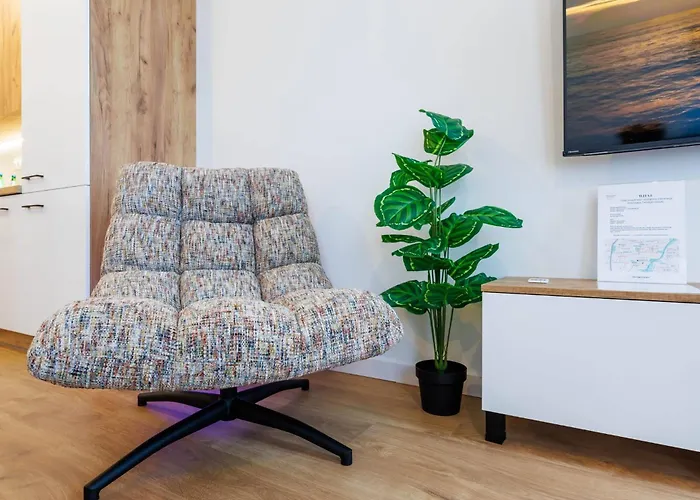 Zenith Residence- Centre, Free Parking By Staynest Apartment *